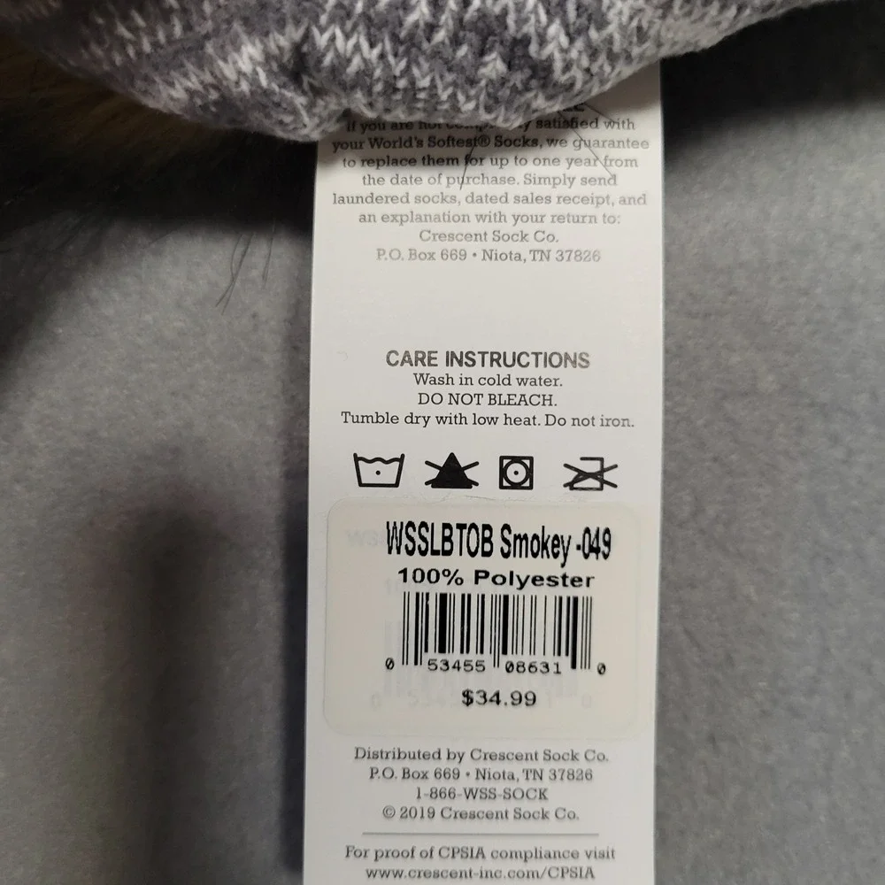 World's Softest Weekend Collection Beanie Hat Gray Knit‎ Faux Fur Pom One Size